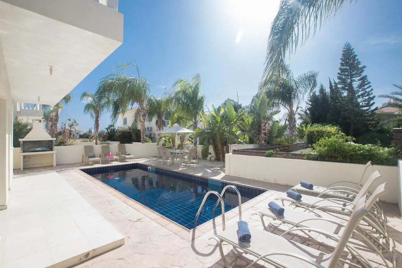 Hara Nissi Villas Ayia Napa